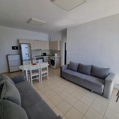 شقة Elevated Beachfront ساراندا