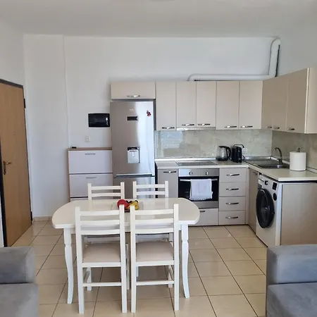شقة Elevated Beachfront ساراندا